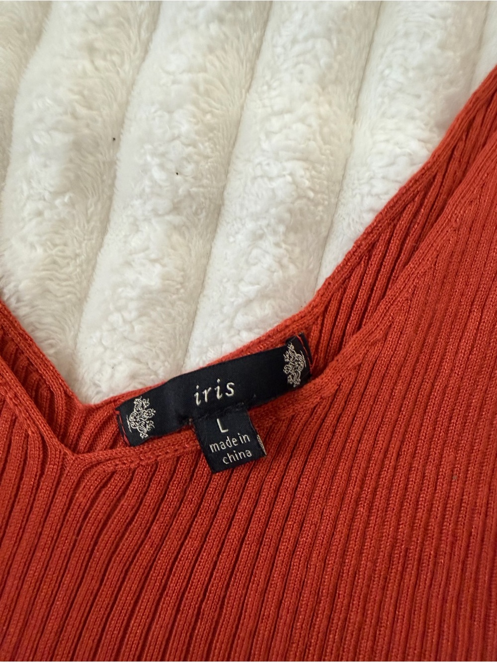 iris Rust Orange Ribbed V‑Neck Tank Top - Picture 3 of 3